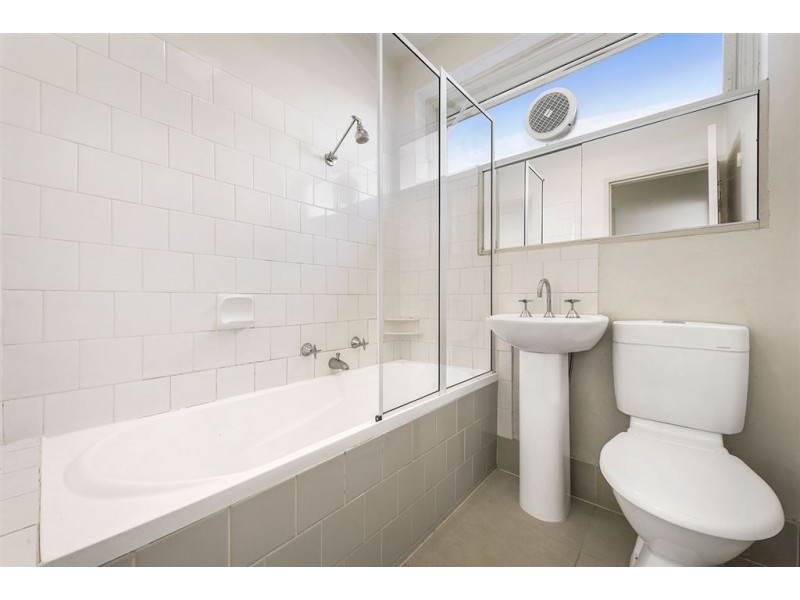 2/38 Woolton Avenue, Thornbury VIC 3071