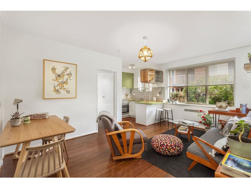 2/143 Smith Street, Thornbury VIC 3071