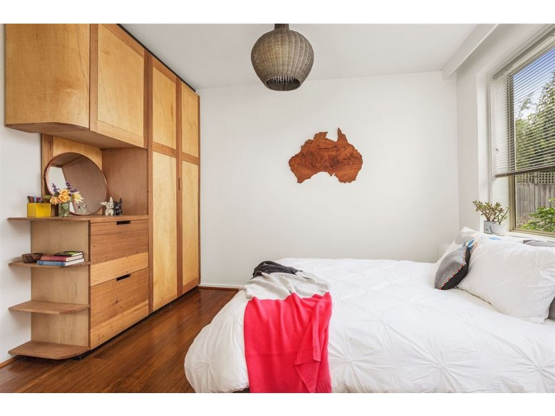 2/143 Smith Street, Thornbury VIC 3071