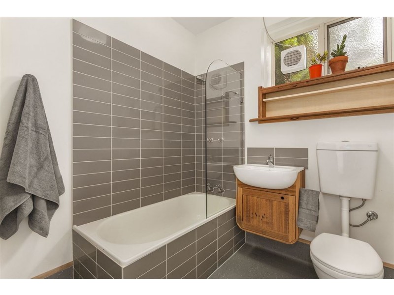 2/143 Smith Street, Thornbury VIC 3071