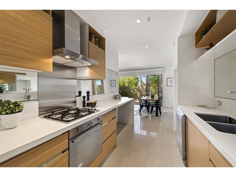 2/195 Clarke Street, Northcote VIC 3070