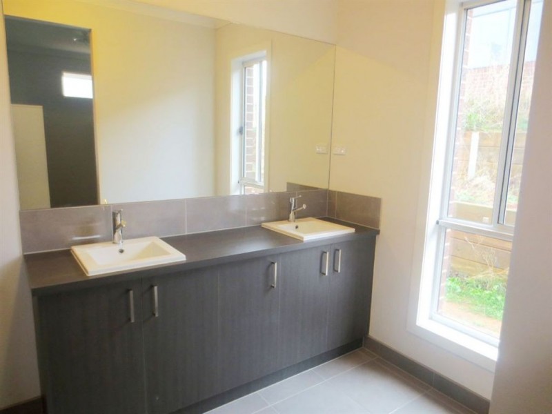 23 Skipton Street, Drouin VIC 3818