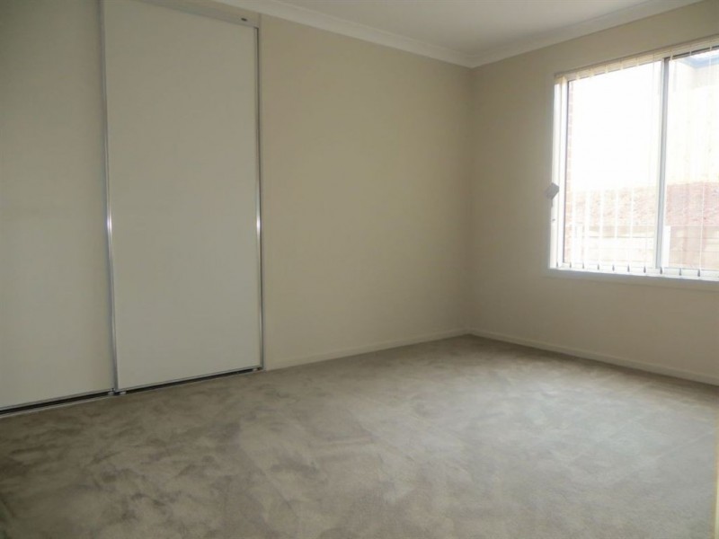 8 Sunline Street, Drouin VIC 3818