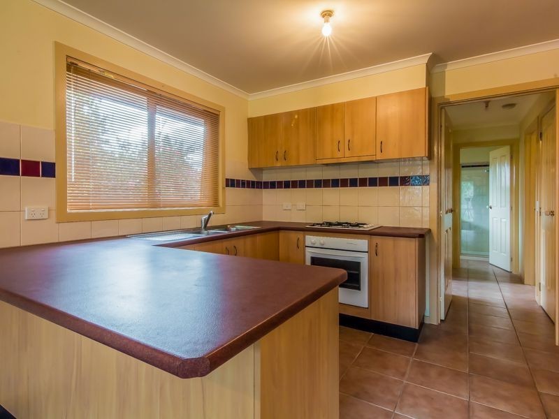 2/11 Ferris Street, Drouin VIC 3818