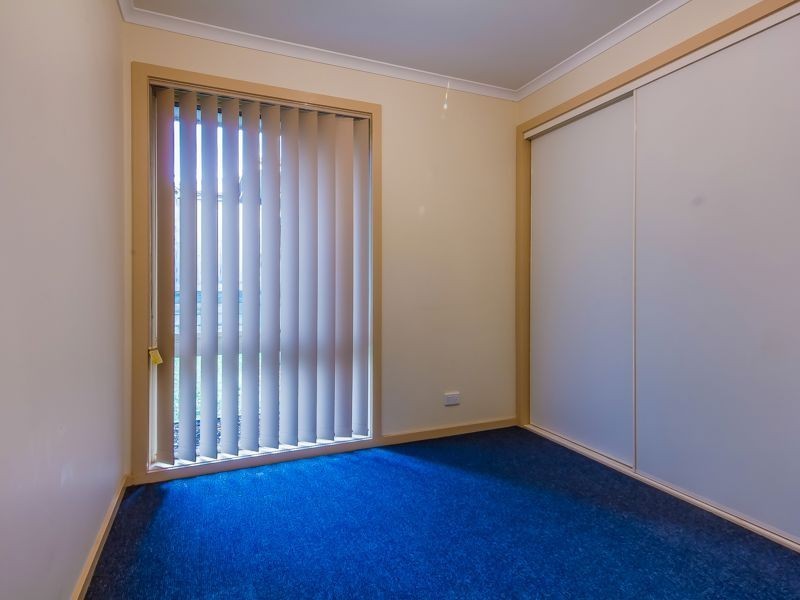 2/11 Ferris Street, Drouin VIC 3818