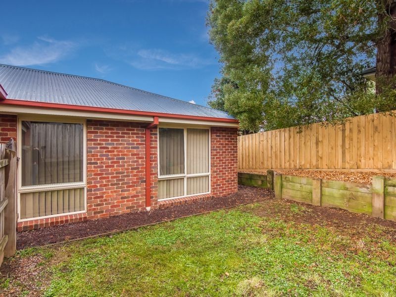 2/11 Ferris Street, Drouin VIC 3818