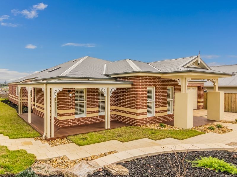110 Jackson Drive, Drouin VIC 3818