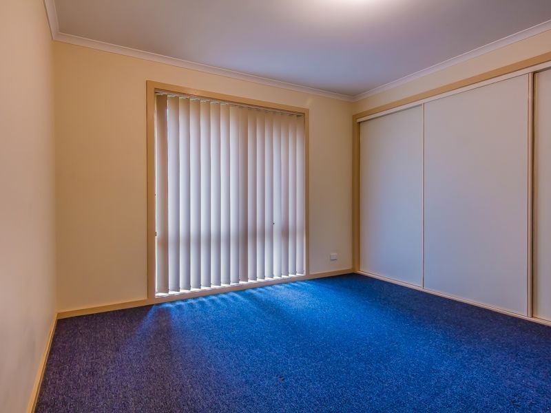 2/11 Ferris Street, Drouin VIC 3818