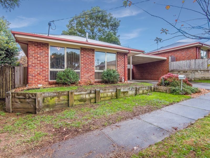 2/11 Ferris Street, Drouin VIC 3818