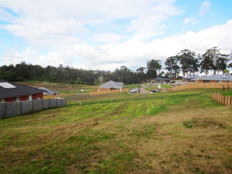 6 Monica Drive, Drouin VIC 3818