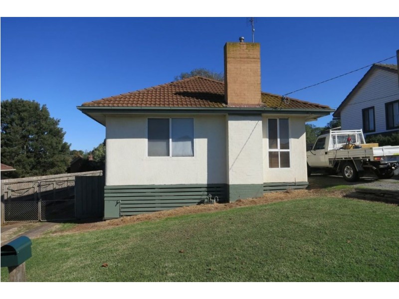 6 Bertram Street, Drouin VIC 3818