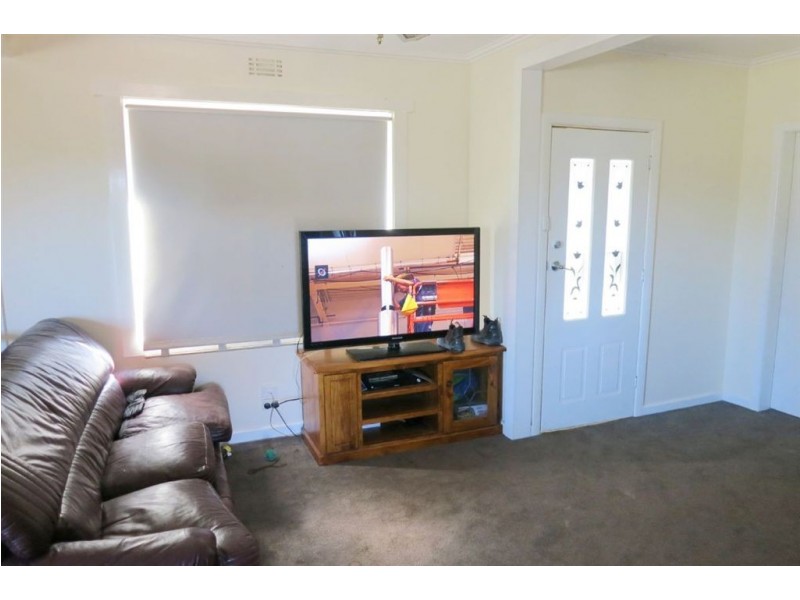 6 Bertram Street, Drouin VIC 3818