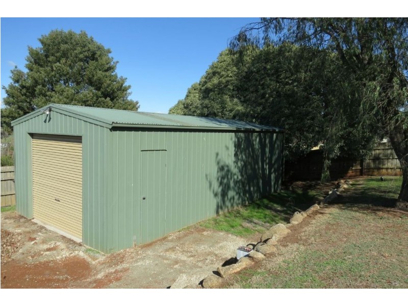 6 Bertram Street, Drouin VIC 3818