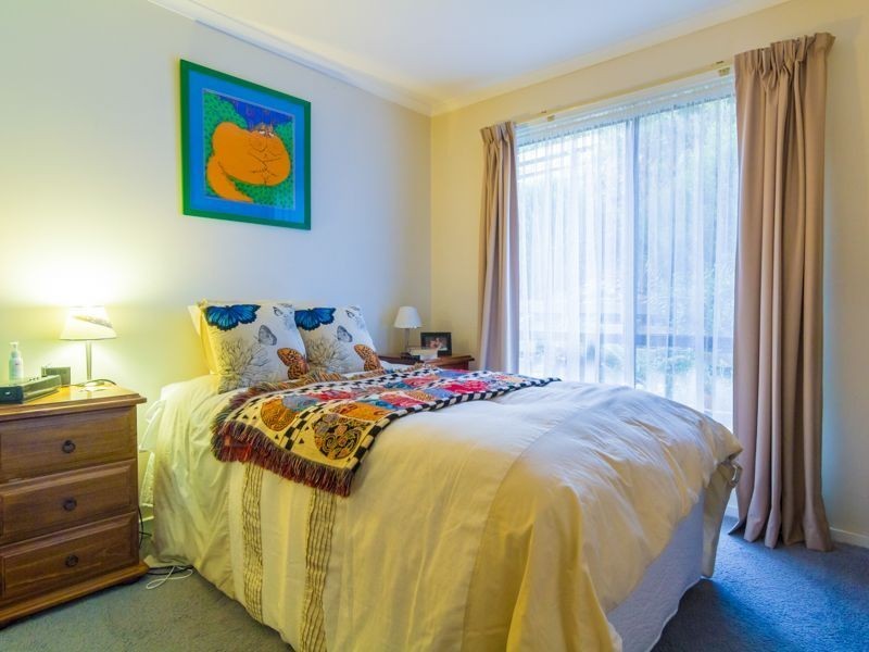 2/24 Main South Road, Drouin VIC 3818