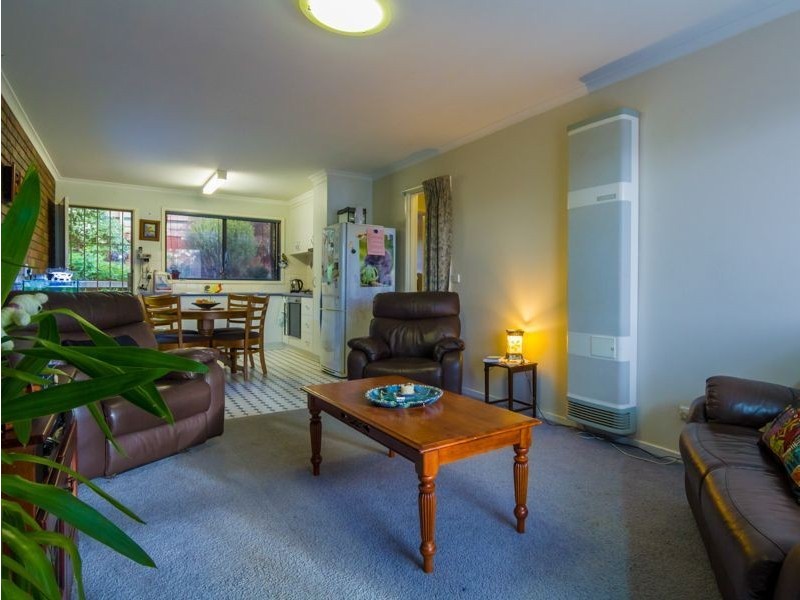 2/24 Main South Road, Drouin VIC 3818