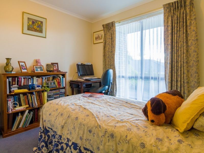 2/24 Main South Road, Drouin VIC 3818