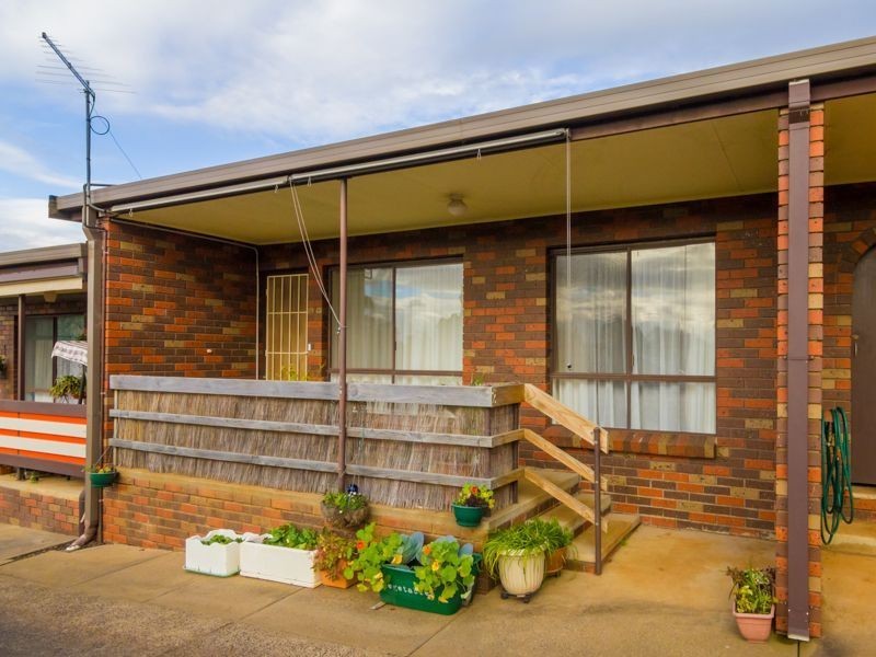 2/24 Main South Road, Drouin VIC 3818