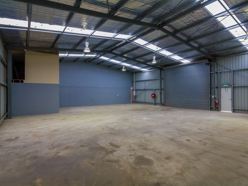 90 Roberts Court, Drouin VIC 3818