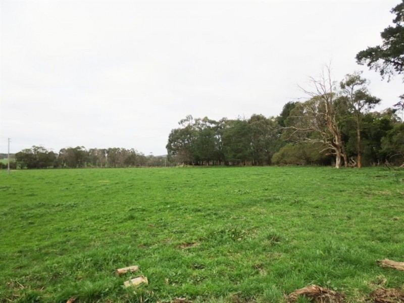 725 Invermay Road East, Drouin South VIC 3818