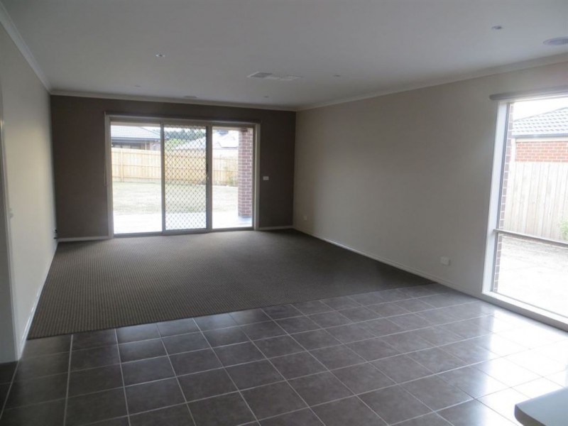 25 Chaucer Way, Drouin VIC 3818