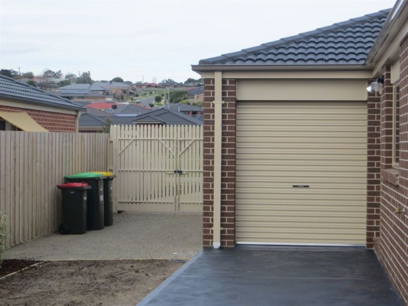 25 Chaucer Way, Drouin VIC 3818
