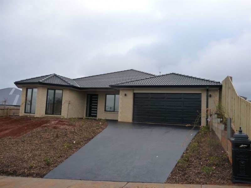 6 Kensington Square, Drouin VIC 3818