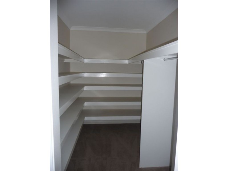 6 Kensington Square, Drouin VIC 3818