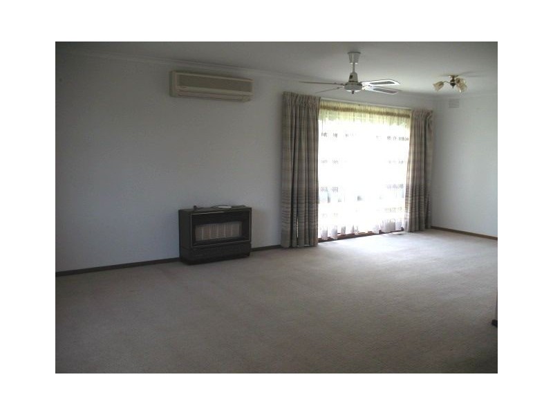 28 Wood Street, Drouin VIC 3818