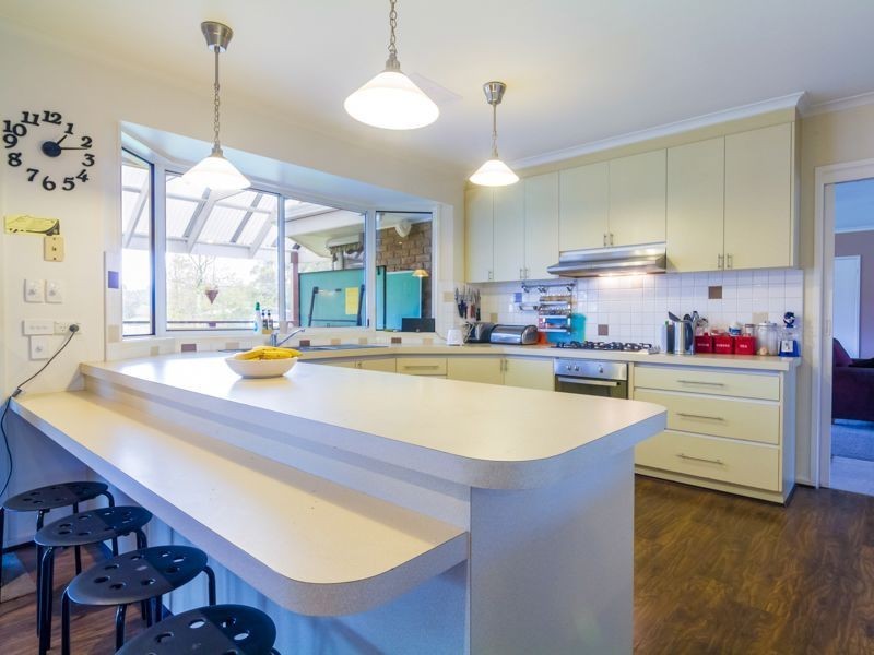 4 Arnup Crescent, Drouin VIC 3818