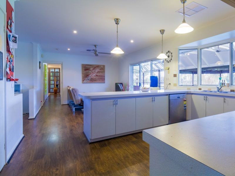 4 Arnup Crescent, Drouin VIC 3818