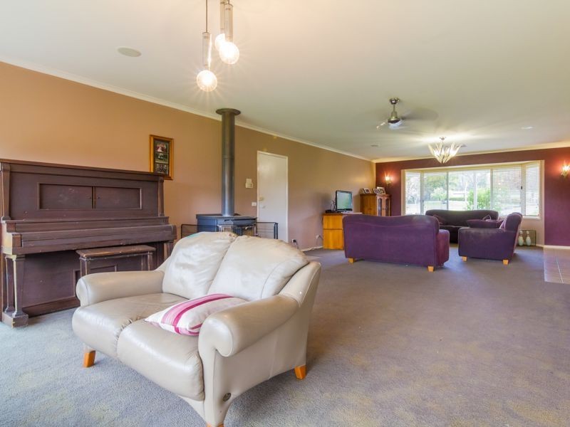 4 Arnup Crescent, Drouin VIC 3818