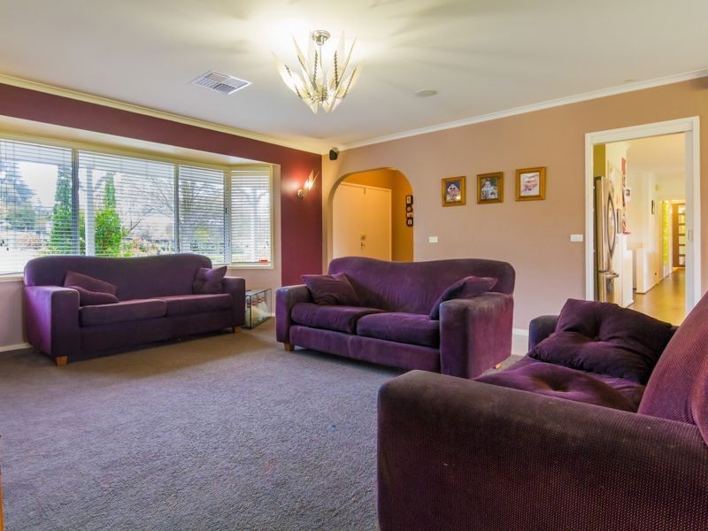 4 Arnup Crescent, Drouin VIC 3818