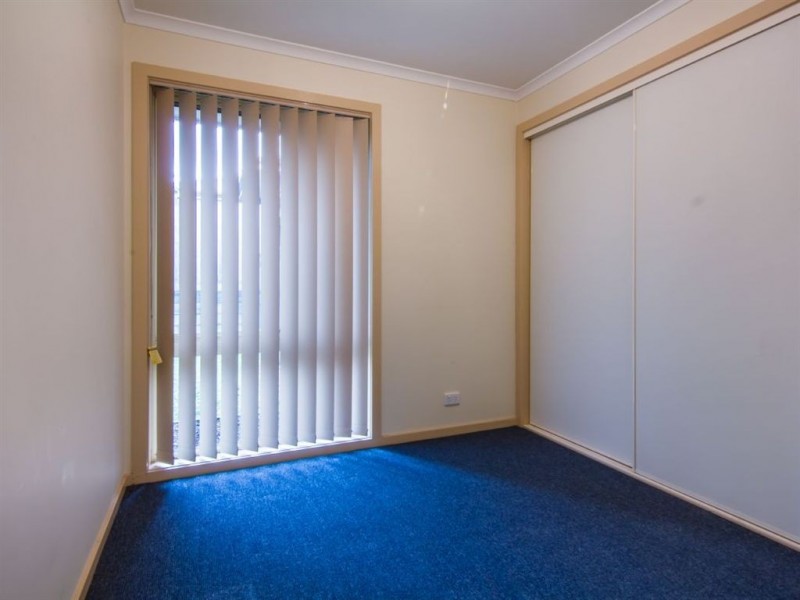 2/11 Ferris Street, Drouin VIC 3818