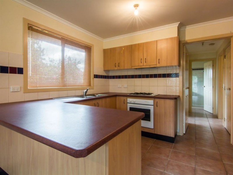 2/11 Ferris Street, Drouin VIC 3818