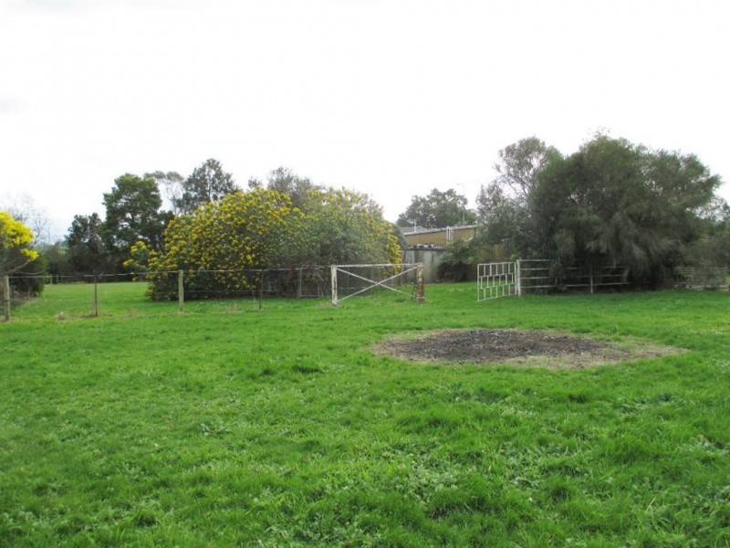 55 Gardner Holman Road, Drouin VIC 3818