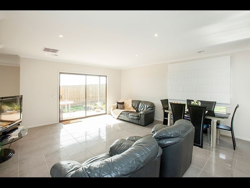 13 Warwick Way, Drouin VIC 3818