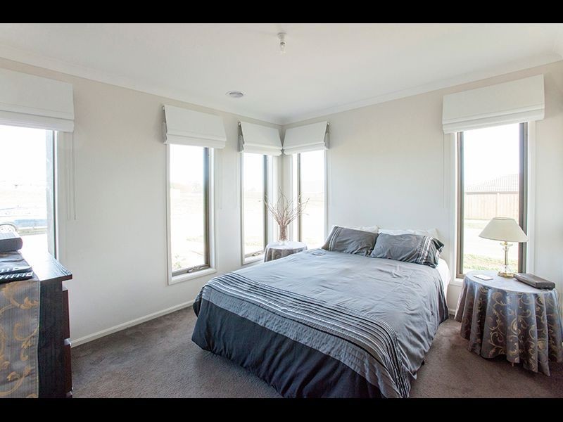 13 Warwick Way, Drouin VIC 3818