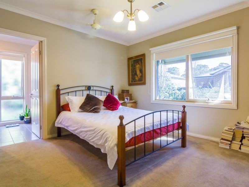 6/13 Wood Street, Drouin VIC 3818