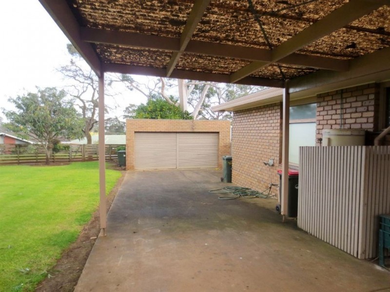 9 Main Neerim Road, Drouin VIC 3818