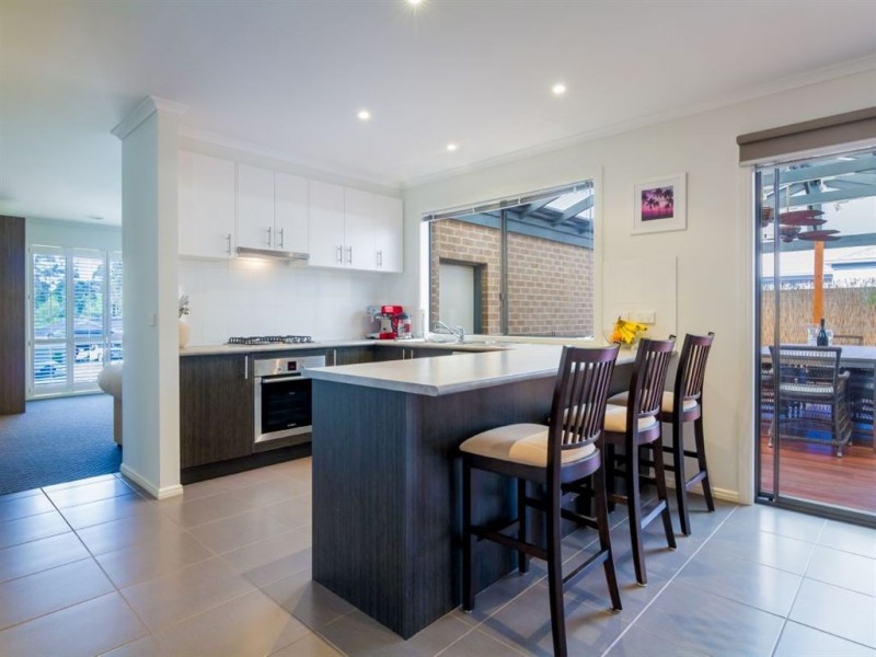 7 Harmon Drive, Drouin VIC 3818