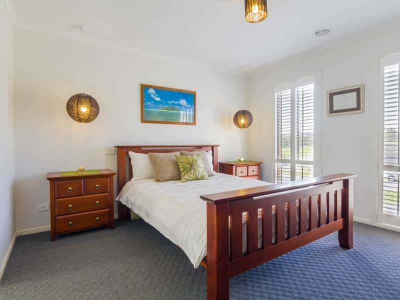7 Harmon Drive, Drouin VIC 3818
