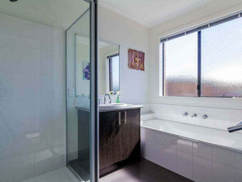 7 Harmon Drive, Drouin VIC 3818