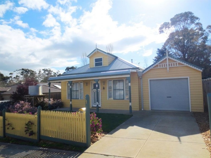 22 Palm Square, Drouin VIC 3818