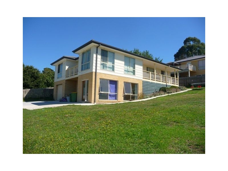 9 Anderson Street, Bunyip VIC 3815