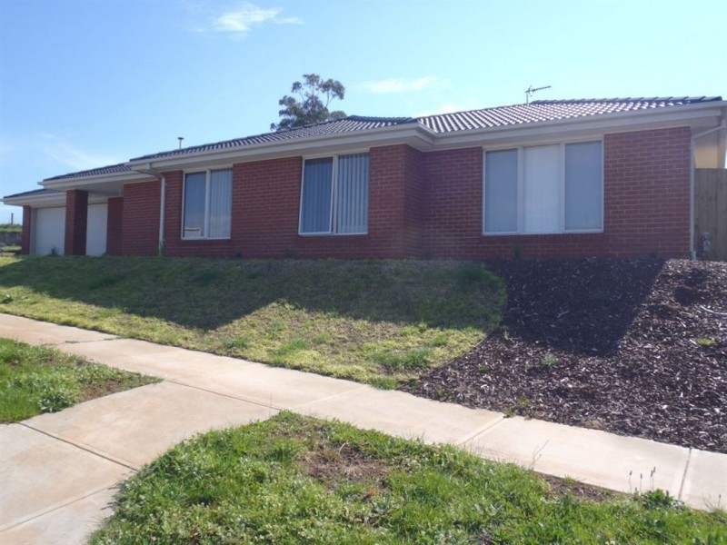 50 Manikato Drive, Drouin VIC 3818