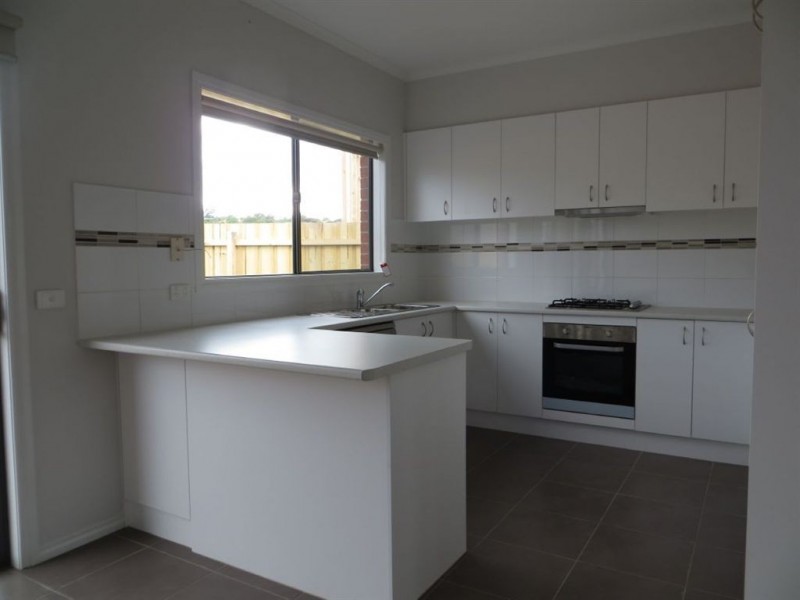 94 Cook Street, Drouin VIC 3818