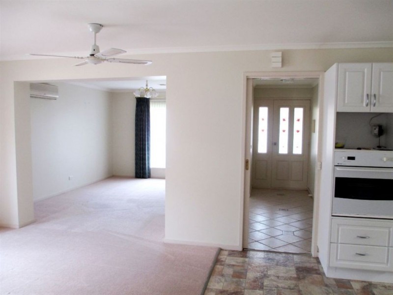 4/165 Princes Way, Drouin VIC 3818