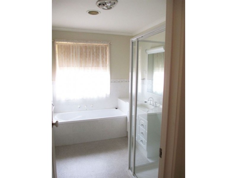 4/165 Princes Way, Drouin VIC 3818