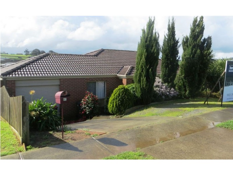41 Walker Drive, Drouin VIC 3818
