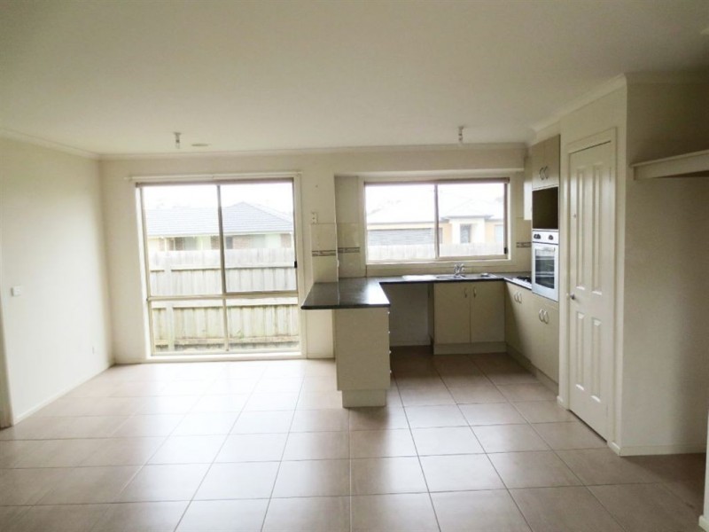 40 Springwater Drive, Drouin VIC 3818